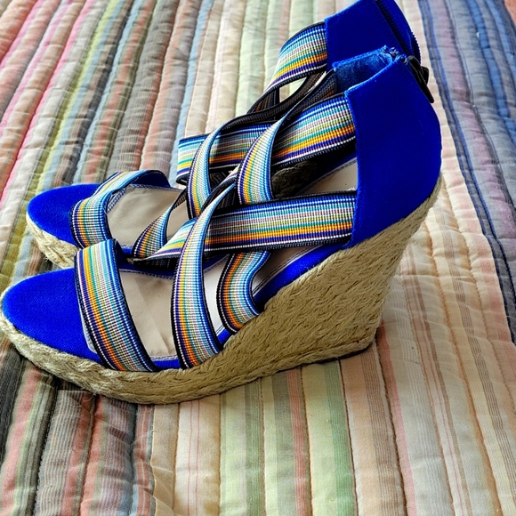 Sandals - Picture 1 of 3